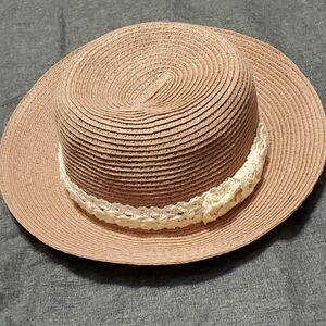 David and Young Beige Hat with Ivory Lace Trim